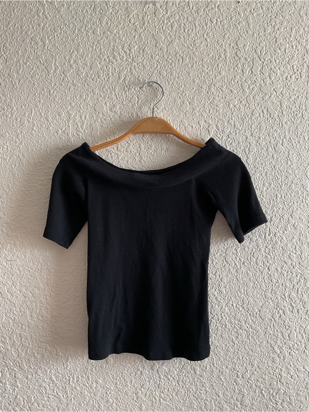 SO Black Short Sleeve Off-the-Shoulder Tee